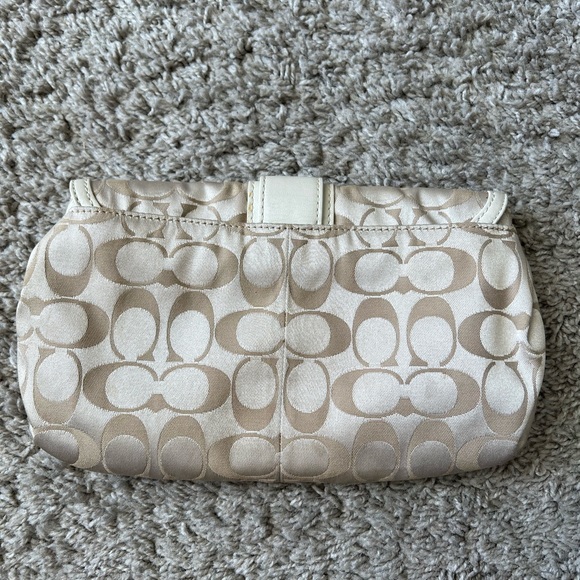 Cream Coach Clutch - Picture 3 of 6